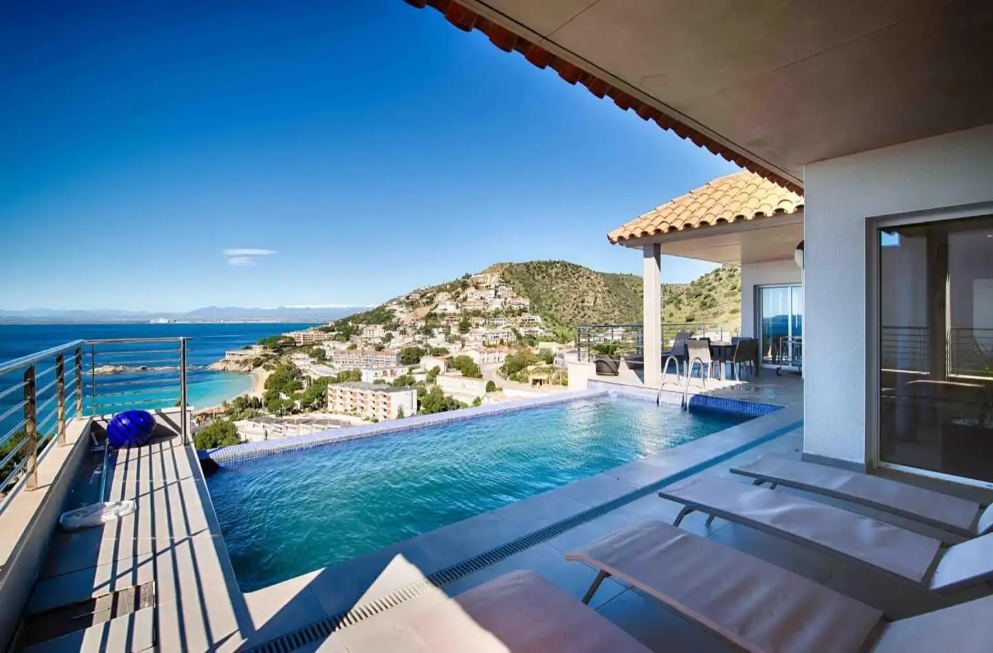 Swimming pool of Houses for sale in Almadrava - Canyelles - Puig-Rom