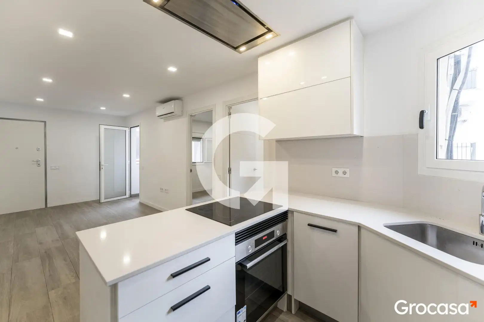 Cocina de Piso en venta en L'Hospitalet de Llobregat con Aire acondicionado, Calefacción y Horno
