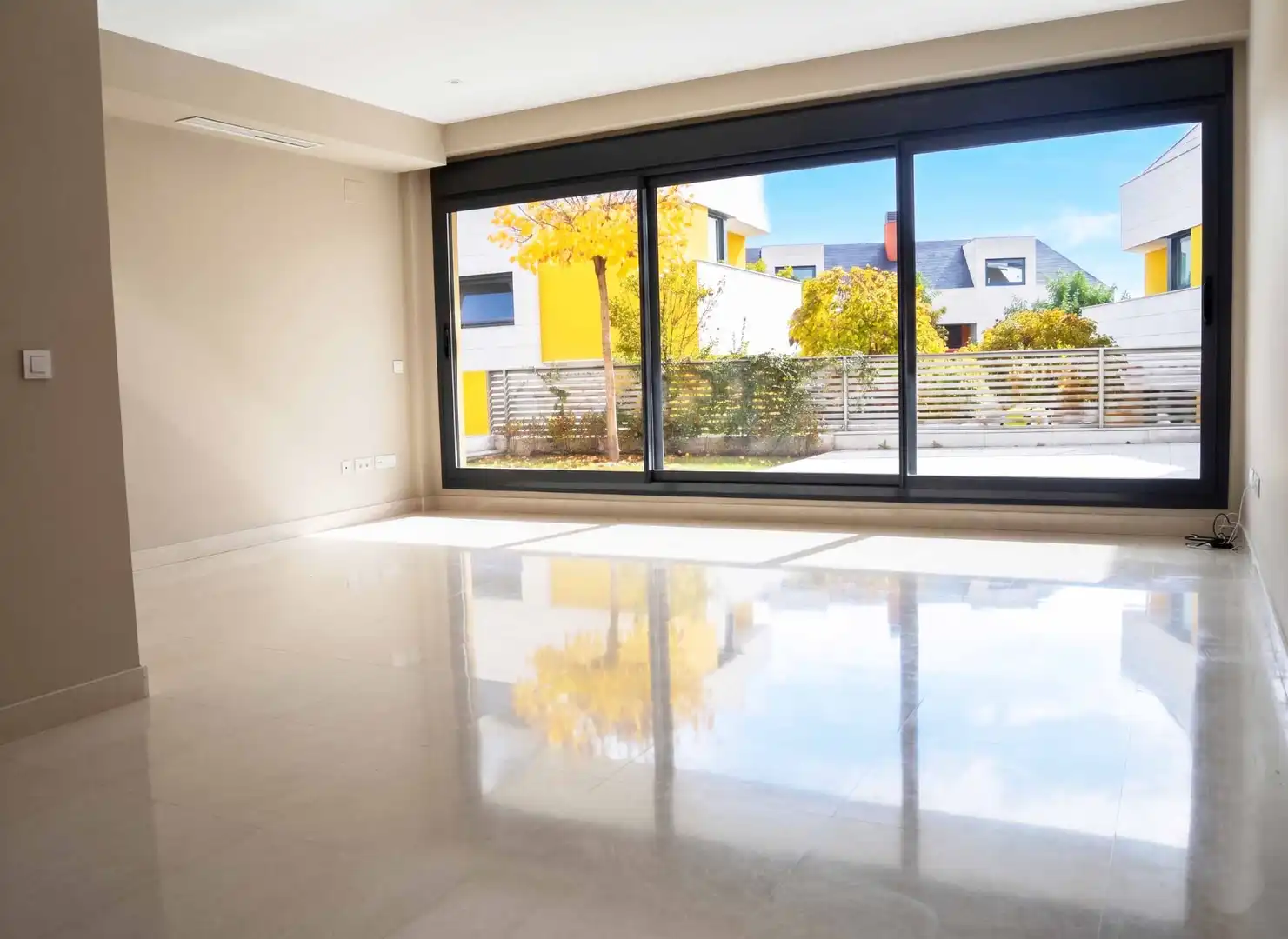 Living room of Detached homes for rent in La Moraleja  with Air Conditioner, Heating and Private garden