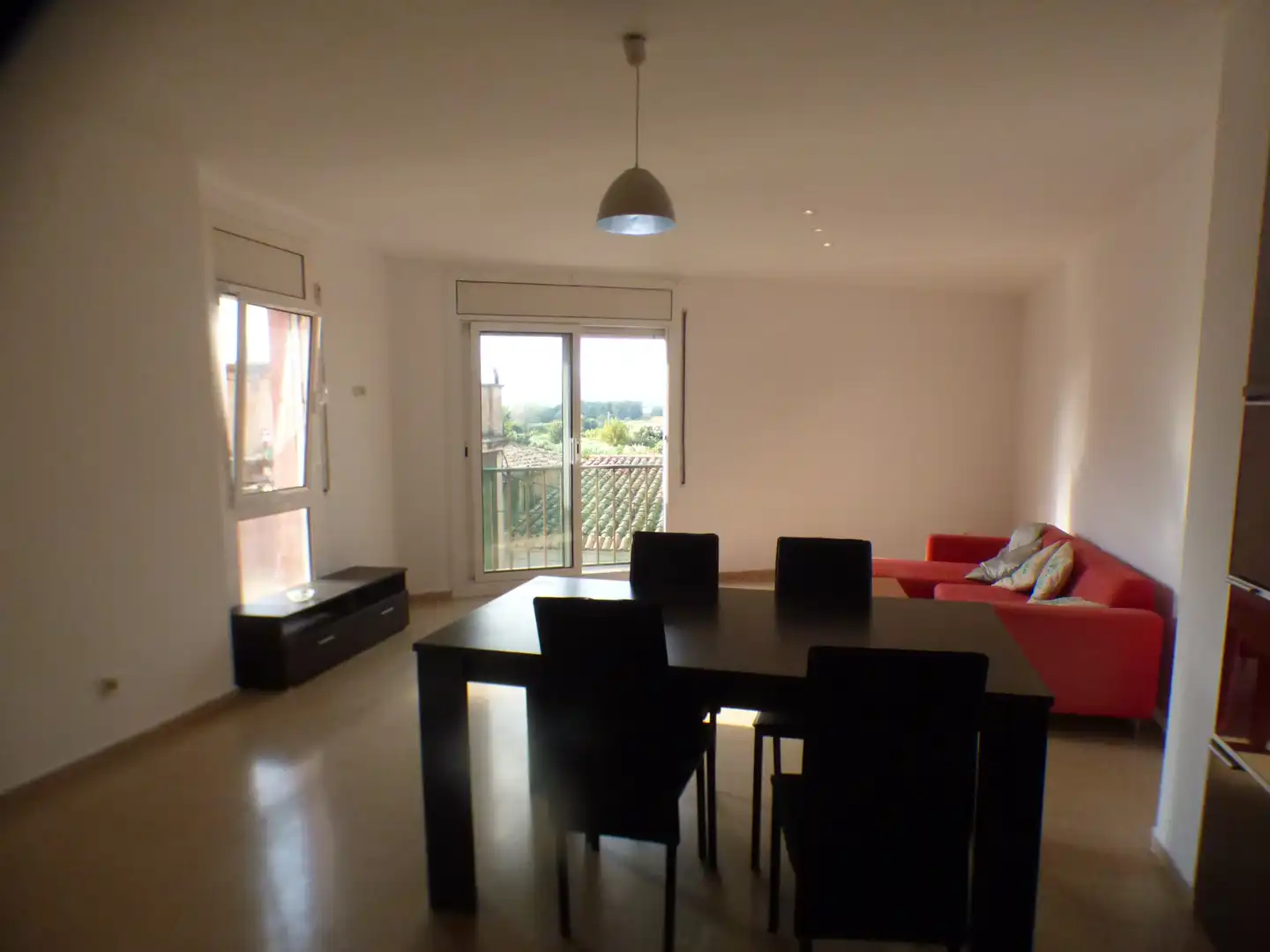 Sala d'estar de Pis de lloguer en Girona amb Calefacció, Moblat i Forn