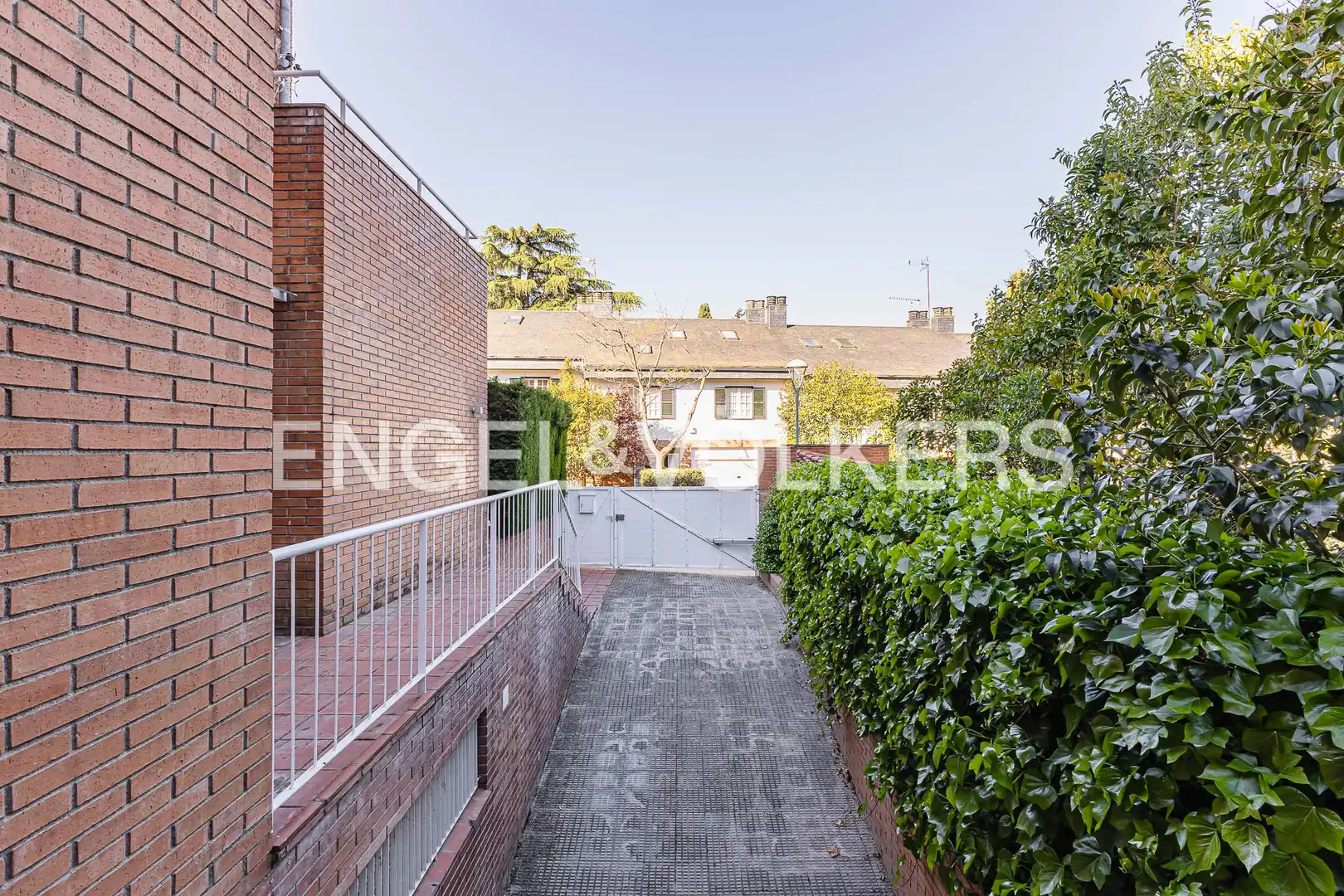 Exterior view of Detached homes for sale in Sant Cugat del Vallès  with Air Conditioner, Heating and Private garden
