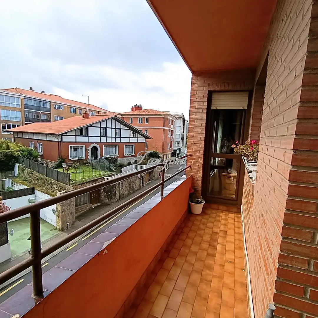 Terraza de Piso en venta en Getxo  con Calefacción, Parquet y Terraza