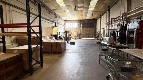Foto 4 von Fabrikhallen zur Miete in Montcada Centre - La Ribera, Montcada i Reixac