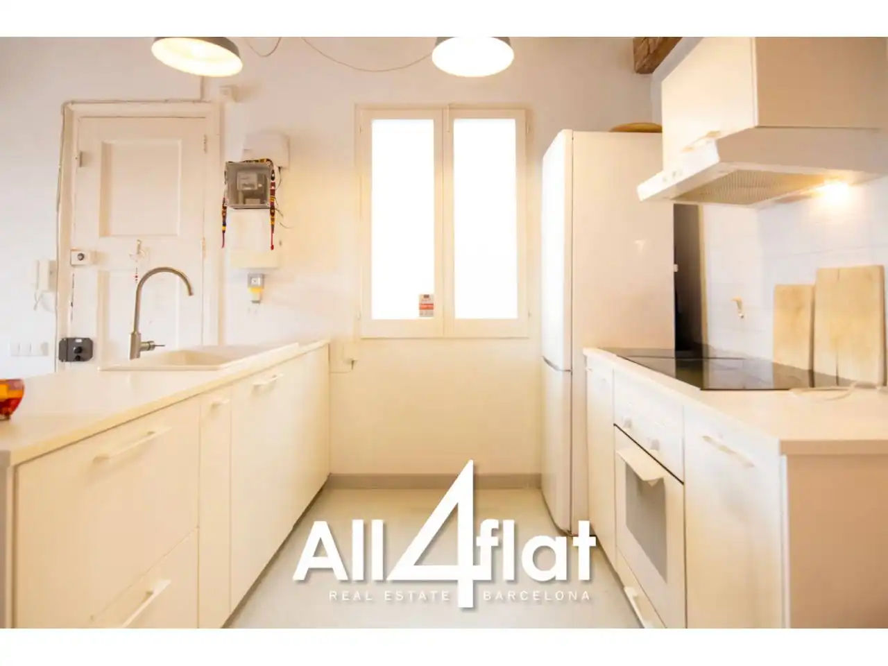 Cocina de Piso de alquiler en Barcelona con Calefacción, Amueblado y Balcón
