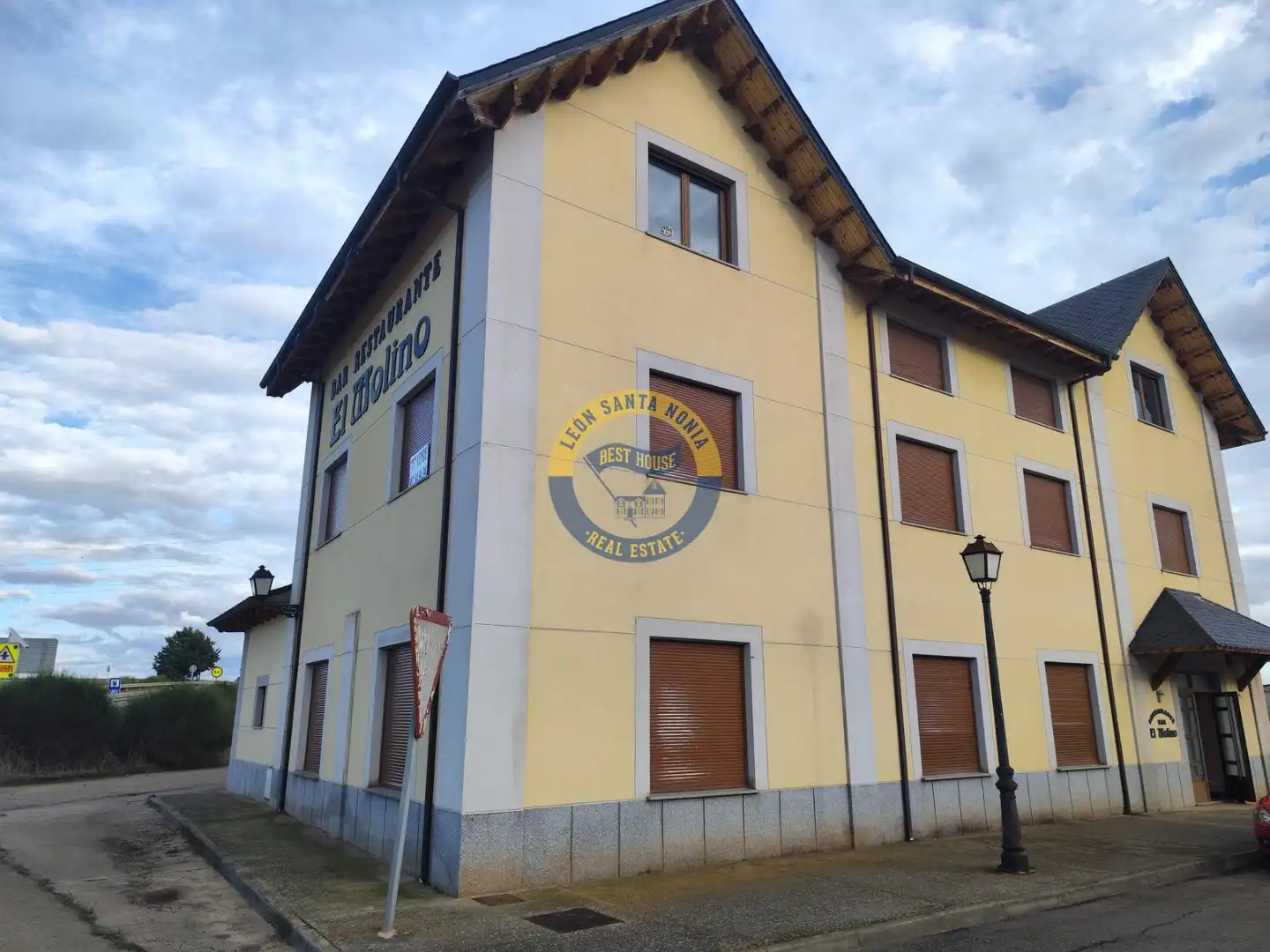 Local en venta en Villamañán