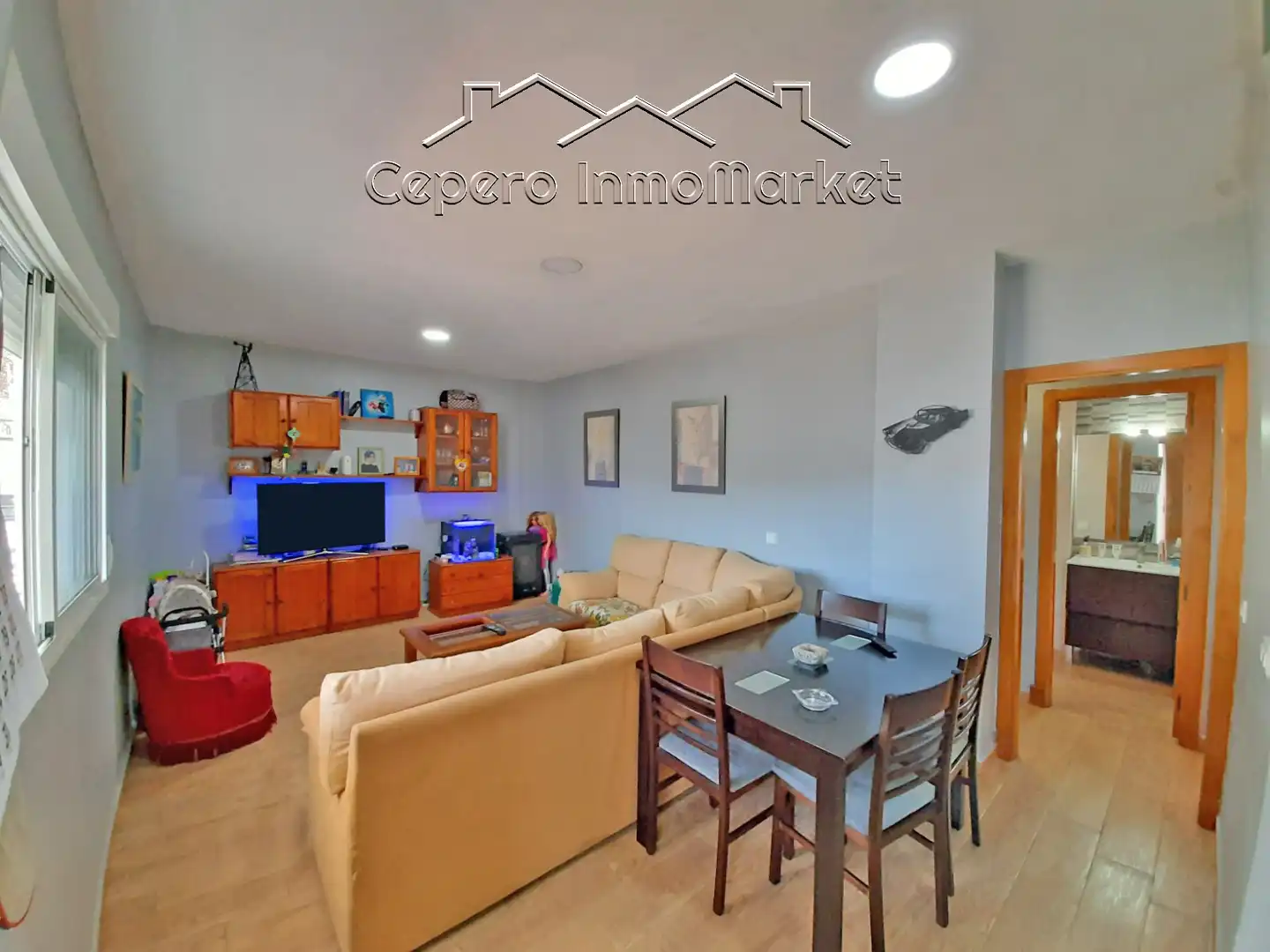 Sala d'estar de Casa adosada en venda en El Puerto de Santa María amb Jardí privat i Balcó