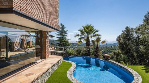 Casa  villa en excelentes condiciones de 4 dormitorios en venta en Matadepera, Barcelona