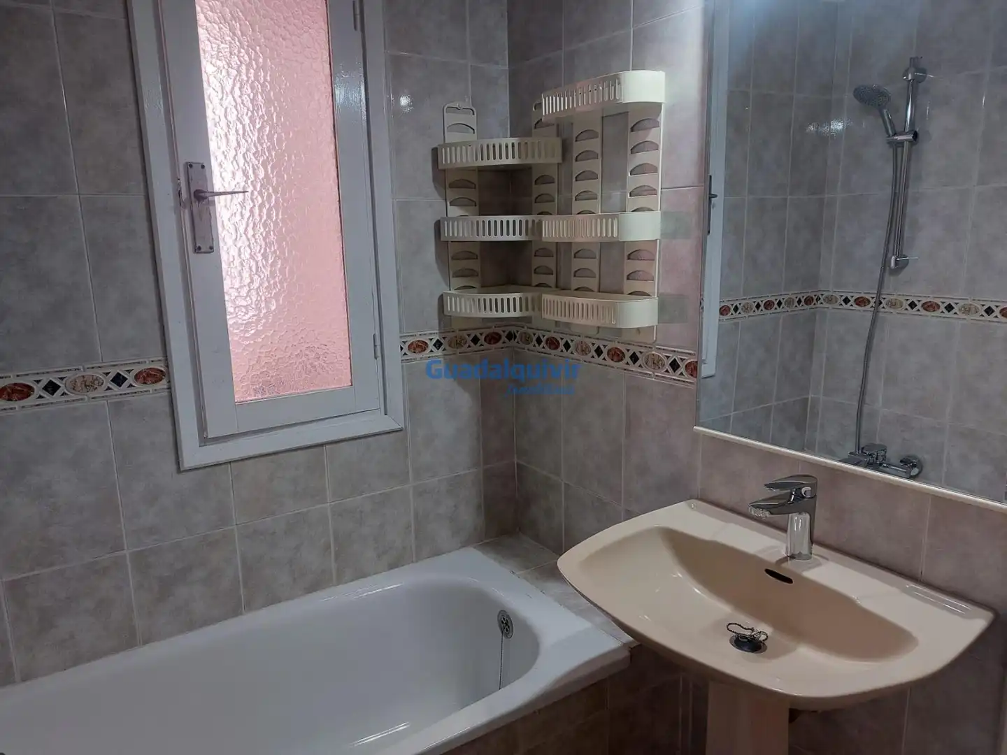 Bathroom of Flat for rent in Montequinto  with Air Conditioner, Private garden and Terrace
