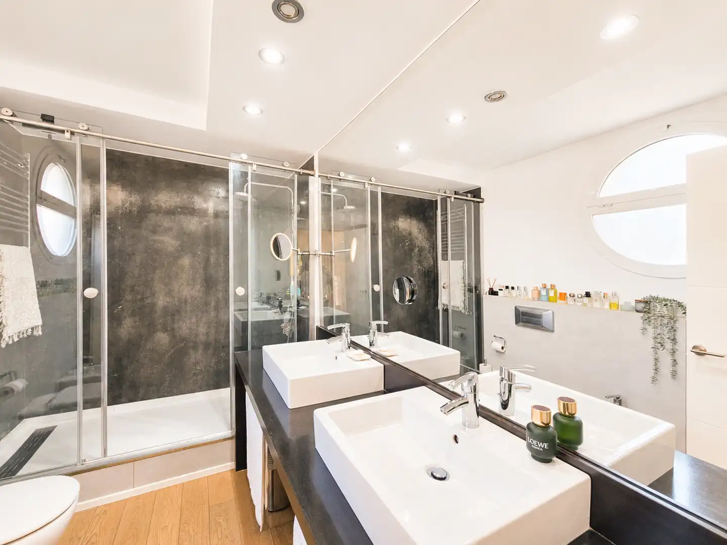 Baño de Casa adosada en venta en Granollers con Aire acondicionado, Calefacción y Jardín privado