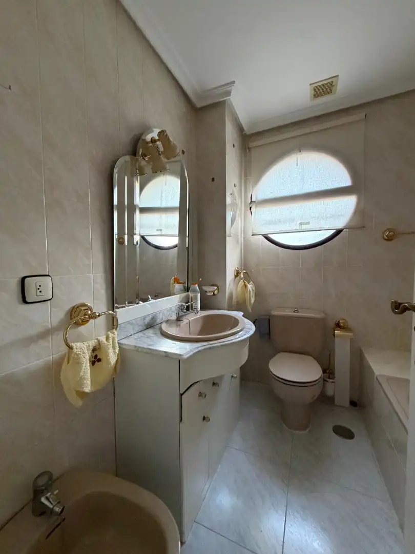 Wohnung zur Miete in Calle Sor Valentina Mirón, Los Pinos - El Pilar