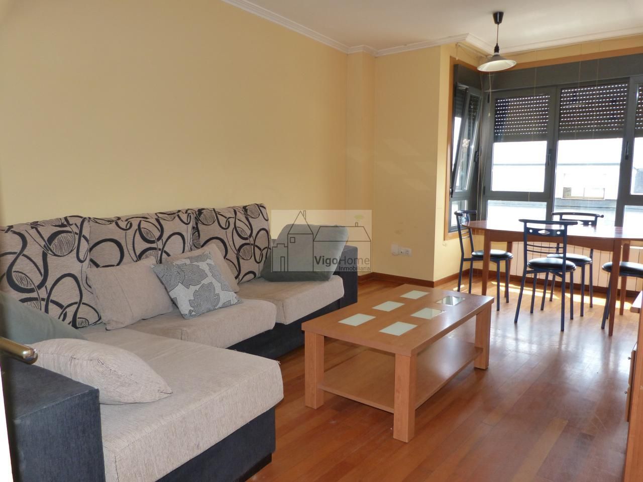 Sala de estar de Apartamento de alquiler en Vigo  con Calefacción, Trastero y Amueblado