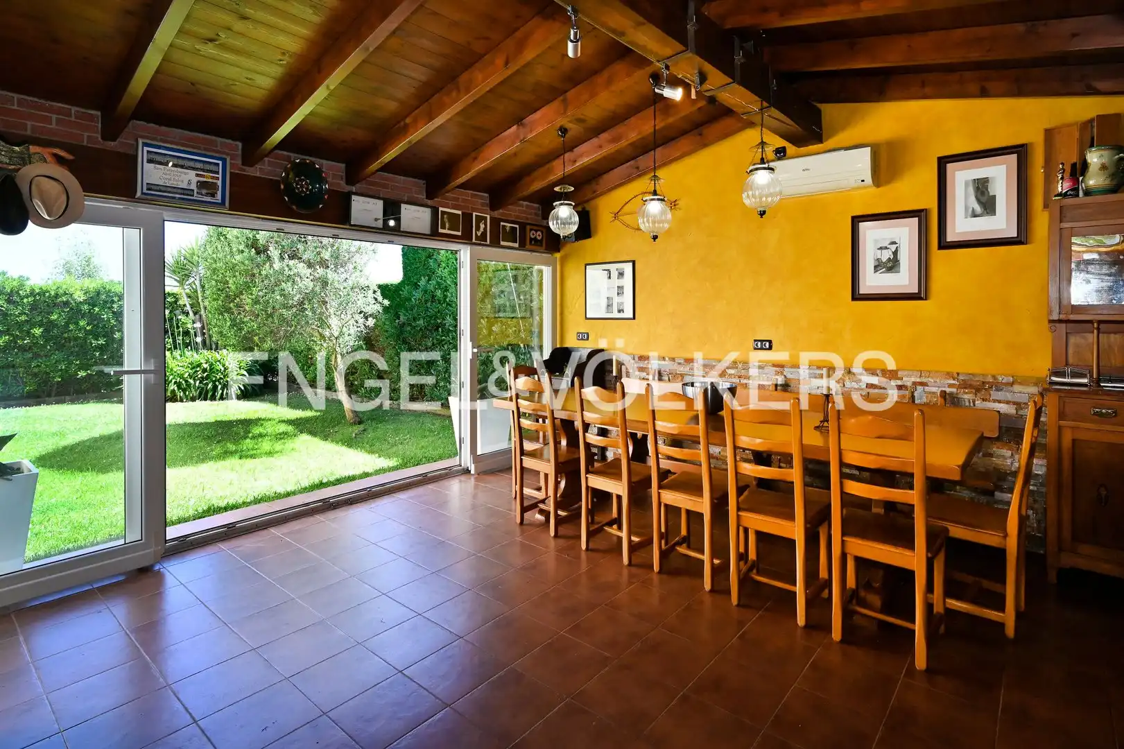 Comedor de Casa o chalet en venta en Santa Cruz de Bezana con Aire acondicionado, Calefacción y Jardín privado