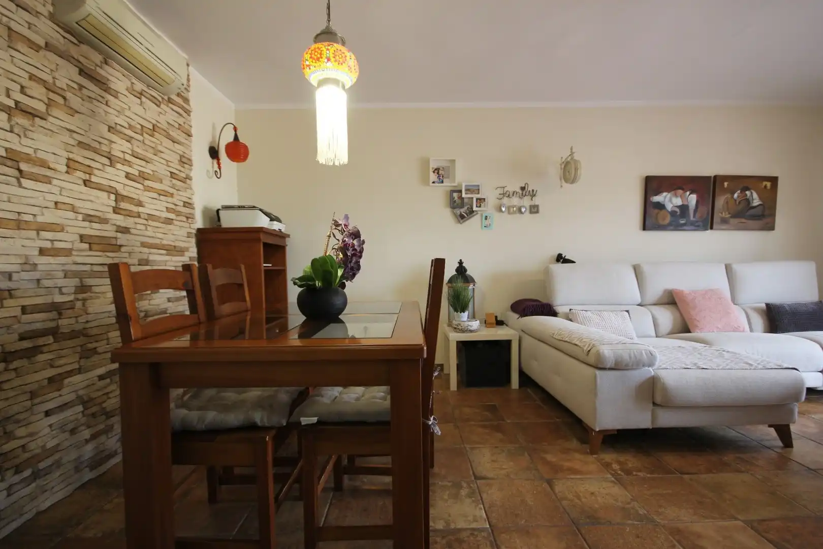 Sala de estar de Casa o chalet en venta en La Nucia con Aire acondicionado, Calefacción y Jardín privado