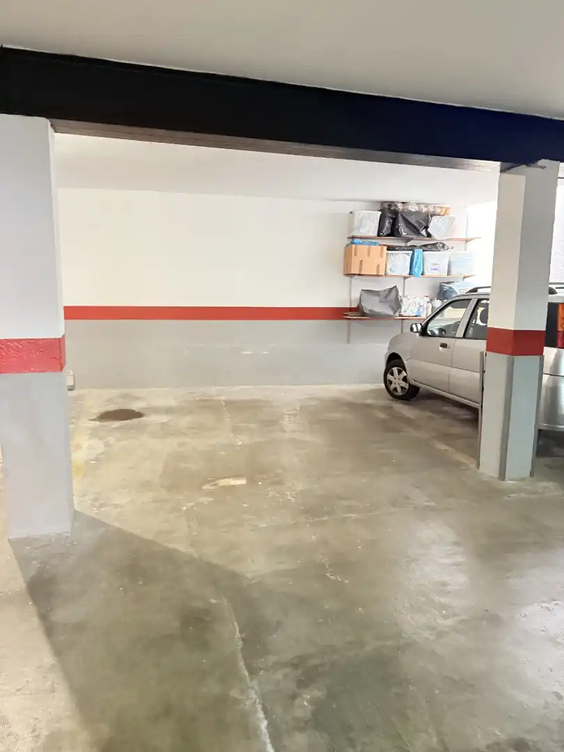 Parking de Planta baja en venta en Badalona con Aire acondicionado, Calefacción y Jardín privado