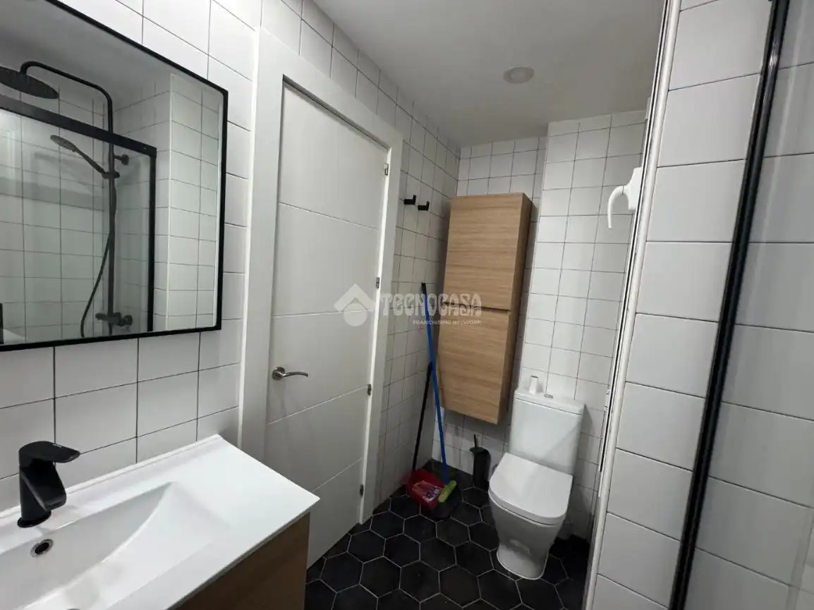 Badezimmer von Wohnung zur Miete in Madrid mit Klimaanlage, Heizung und Parkett