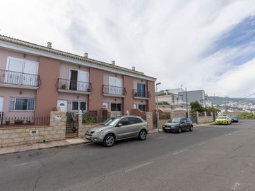 Reihenhaus mit Garten zum Verkauf in Carretera la Vera Baja 6