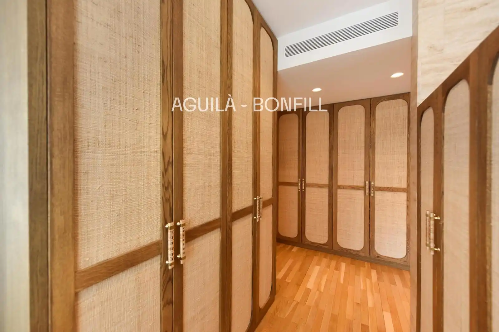 Bedroom of Flat for sale in Barcelona  with Air Conditioner, Heating and Parquet flooring
