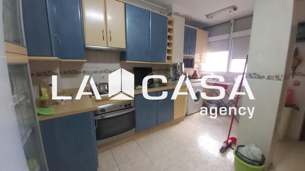 Kitchen of Flat for sale in Algeciras  with Balcony