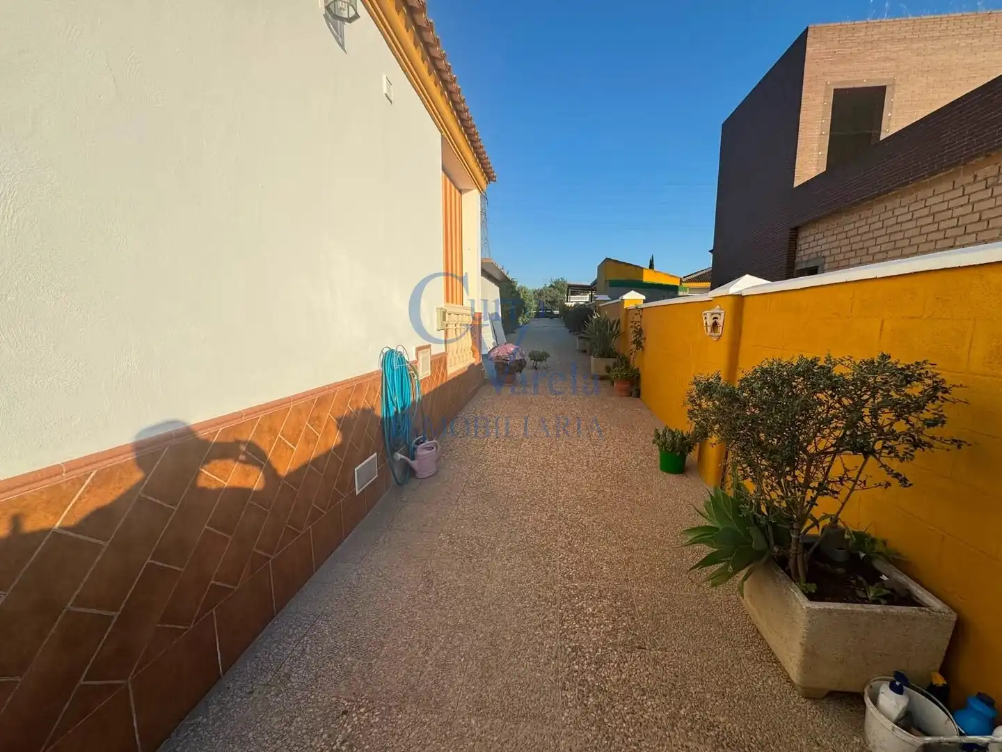 Vista exterior de Finca rústica en venda en Dos Hermanas amb Aire condicionat, Calefacció i Jardí privat