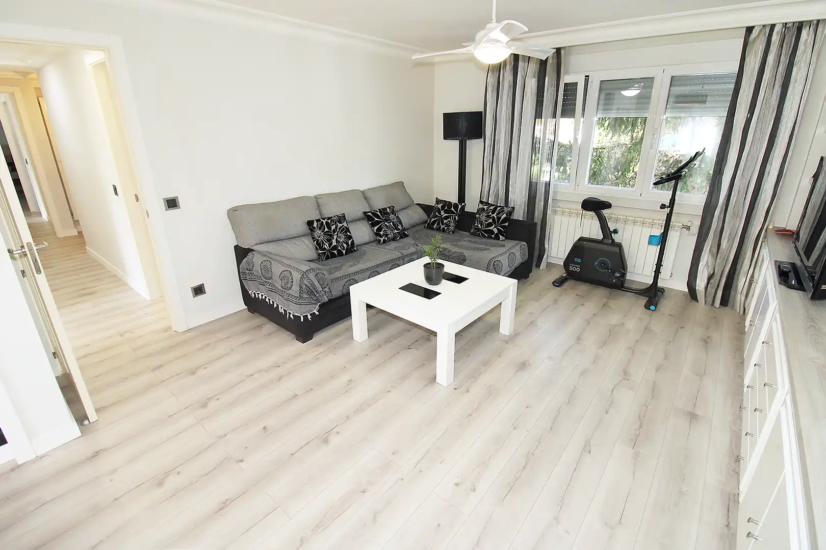 Sala de estar de Casa o chalet en venta en Uceda con Aire acondicionado, Calefacción y Jardín privado