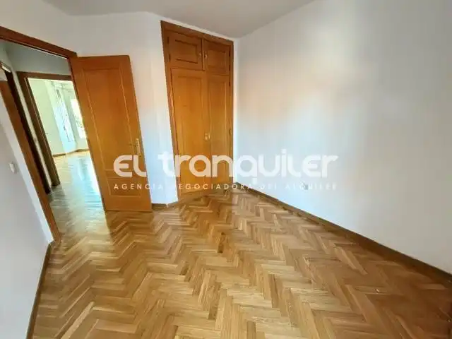 Dormitori de Dúplex de lloguer en San Sebastián de los Reyes amb Parquet