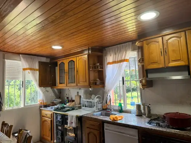 Küche von Country house zum Verkauf in Trabada mit Heizung, Privatgarten und Terrasse