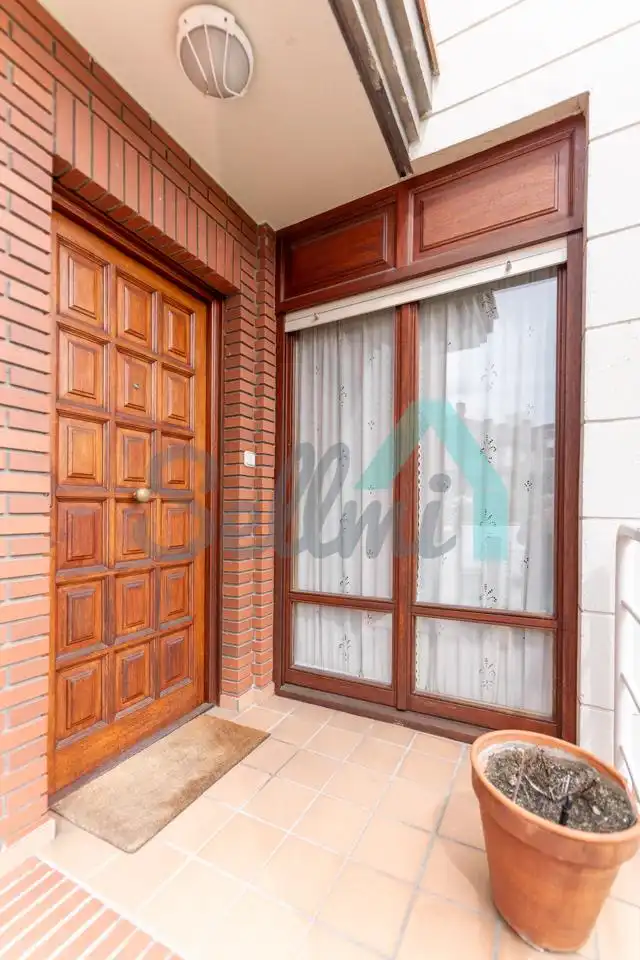 Casa adosada en venda a Calle la Coruña, Olivares