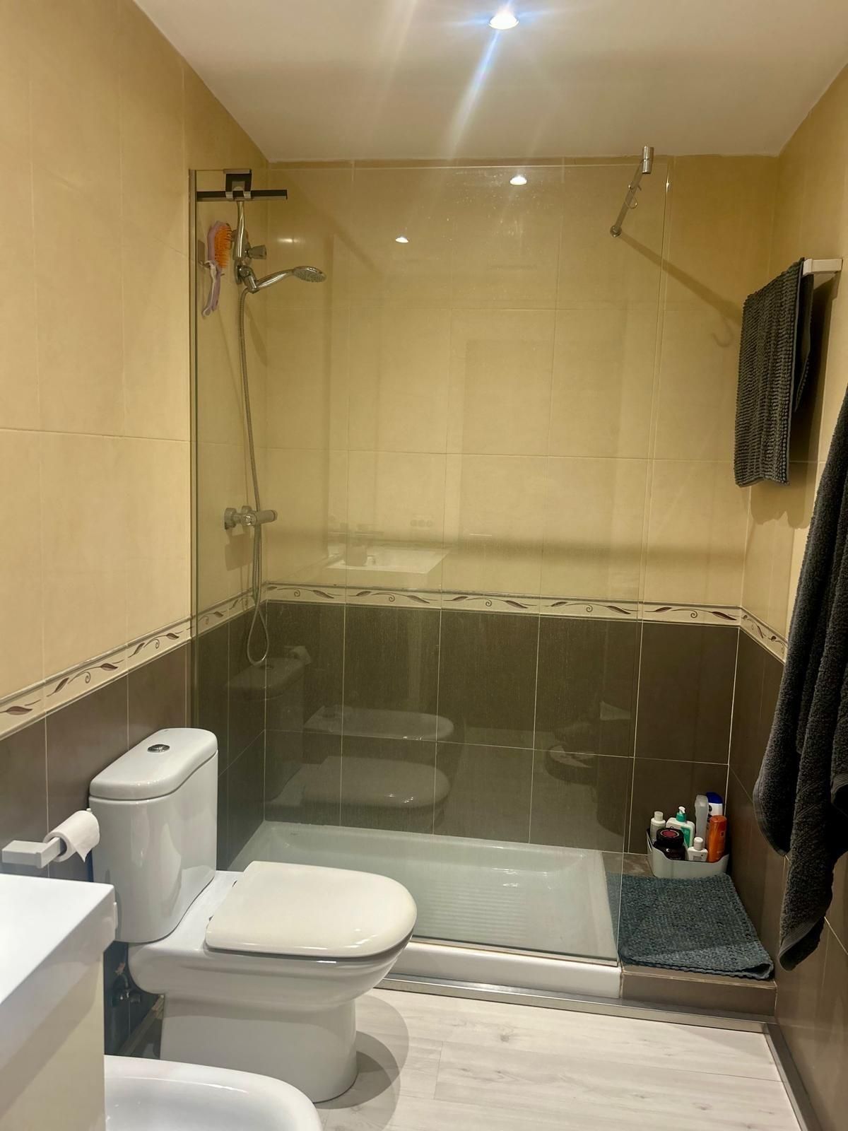 Bathroom of Flat for sale in  Valencia Capital  with Air Conditioner and Storage room