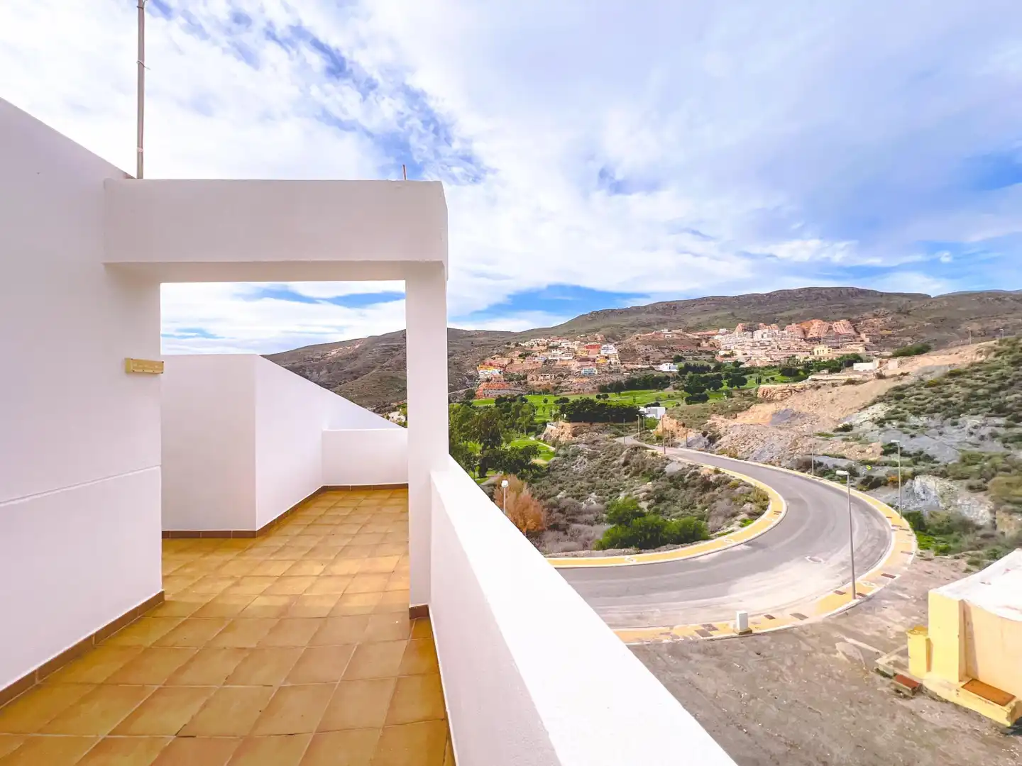 Vista exterior de Casa o chalet en venta en Vícar con Terraza y Piscina comunitaria