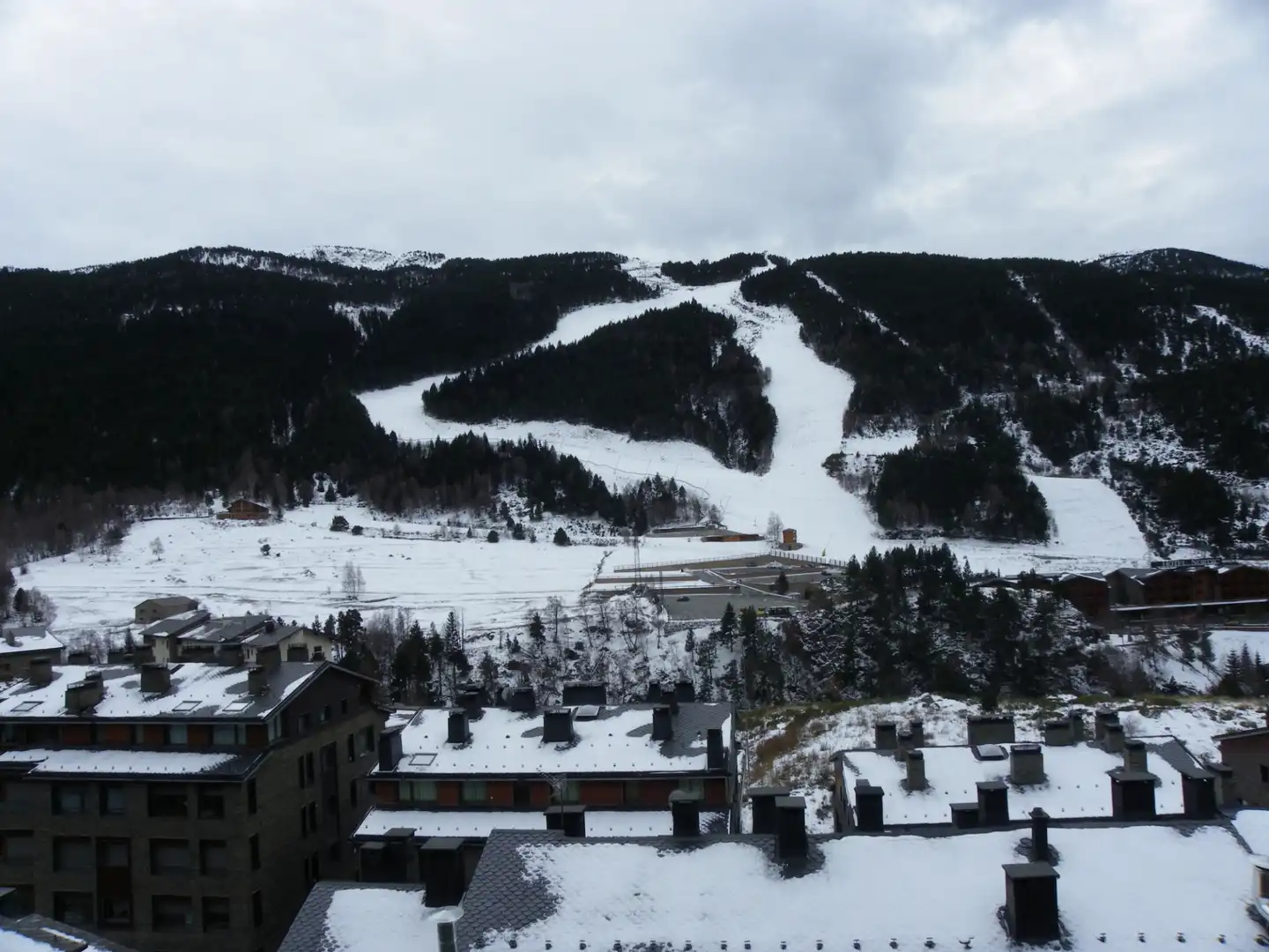 Vista exterior de Apartament en venda en Canillo amb Calefacció, Parquet i Traster
