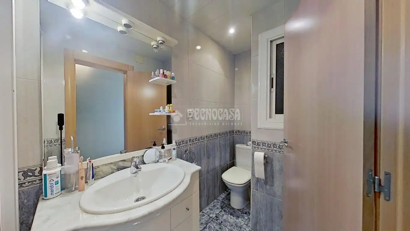 Baño de Piso en venta en Barberà del Vallès con Calefacción y Balcón