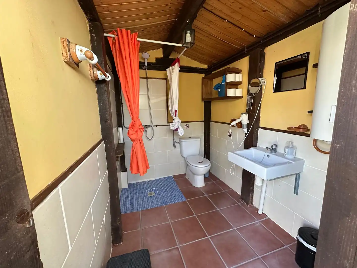 Baño de Casa o chalet en venta en Montearagón con Aire acondicionado, Calefacción y Jardín privado