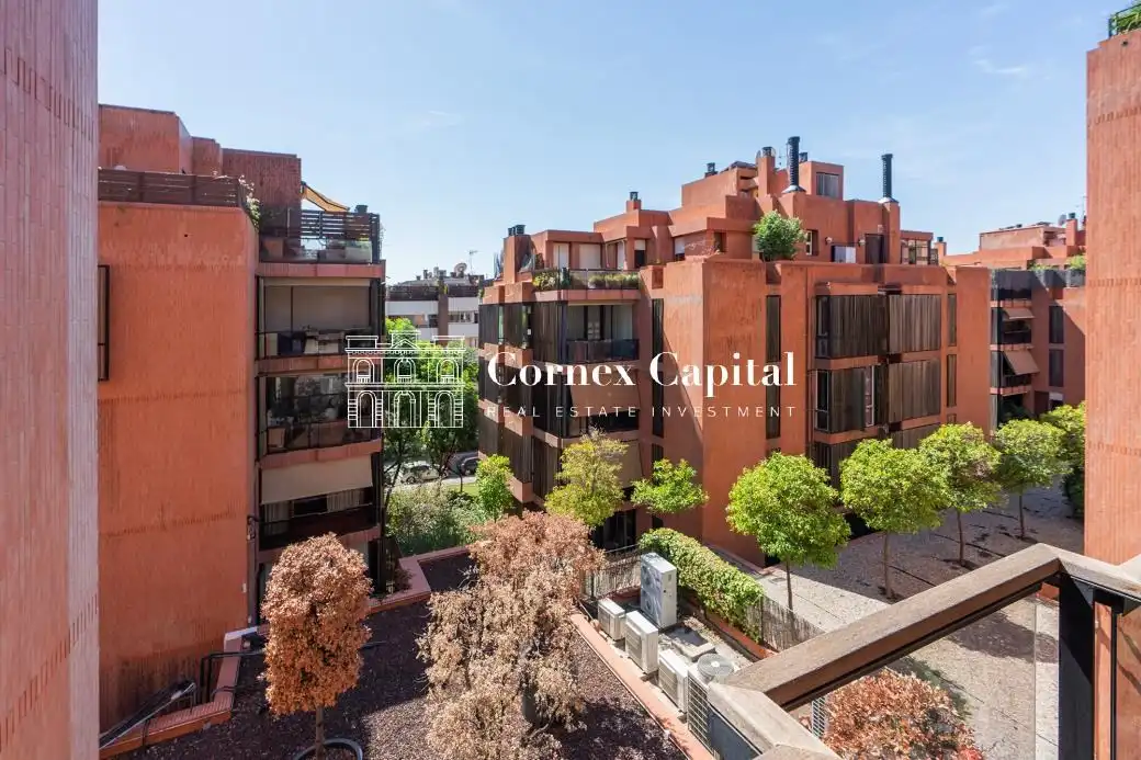 Vista exterior de Piso en venta en Barcelona con Aire acondicionado, Calefacción y Terraza