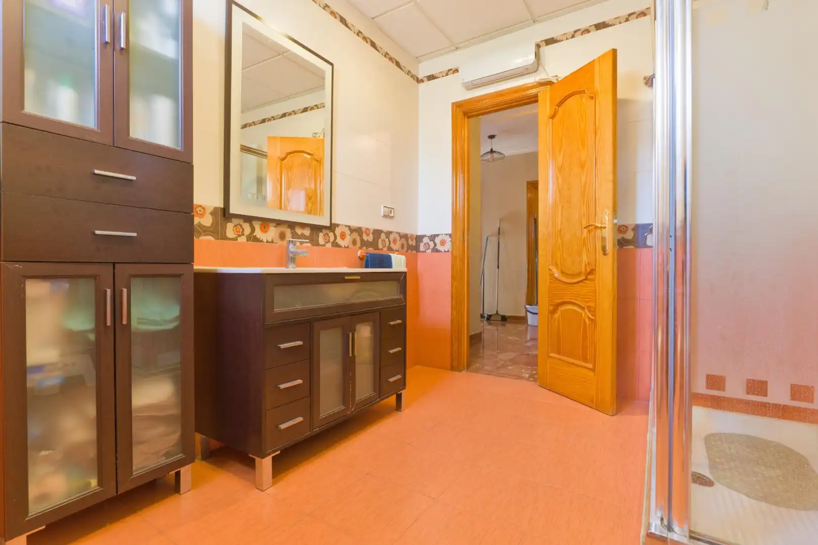 Baño de Casa o chalet en venta en Cájar con Aire acondicionado, Calefacción y Jardín privado