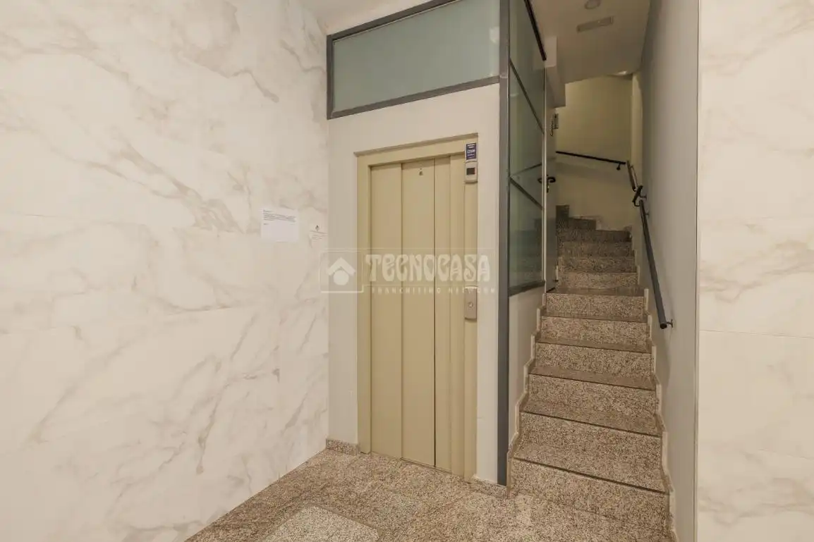 Flat for sale in Madrid  with Air Conditioner and Heating