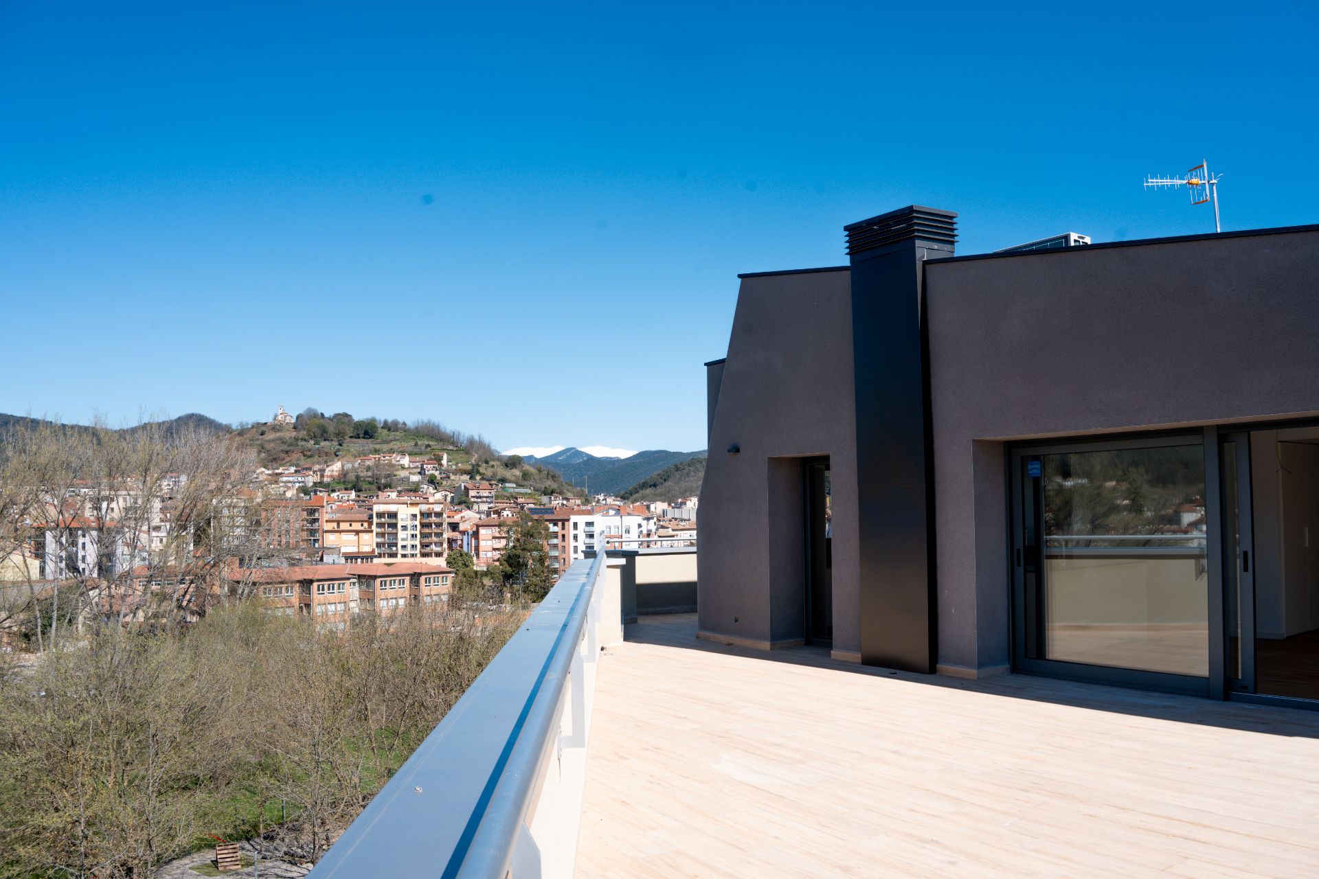 Terrassa de Àtic de lloguer en Olot amb Aire condicionat, Calefacció i Terrassa