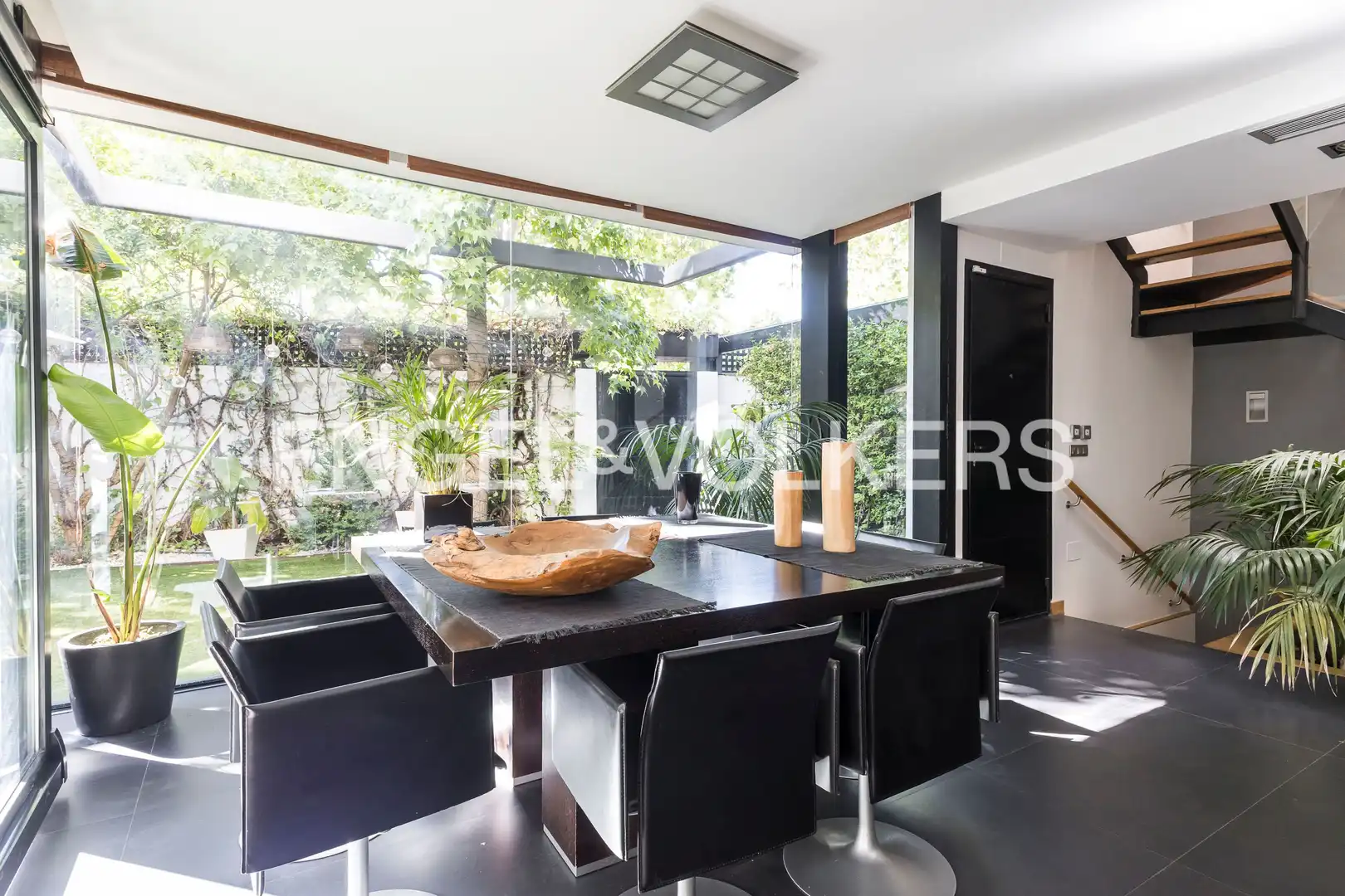 Vista exterior de Casa o chalet en venta en Madrid con Aire acondicionado, Calefacción y Jardín privado