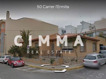 Casa amb balcó en venda a La Nucia Pueblo