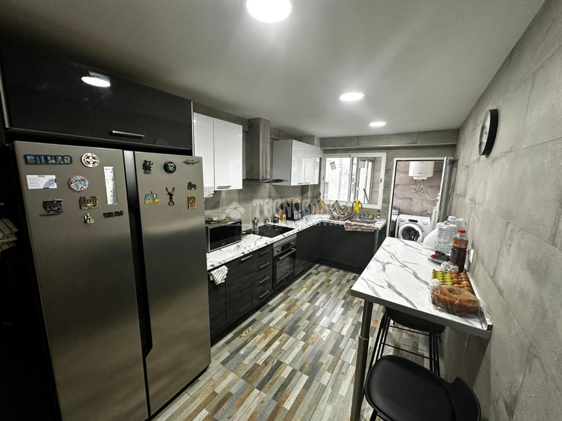Kitchen of Flat for sale in Paterna  with Air Conditioner and Balcony