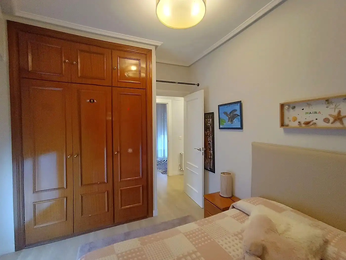 Schlafzimmer von Dachboden zum Verkauf in Sopela mit Heizung, Terrasse und Abstellraum