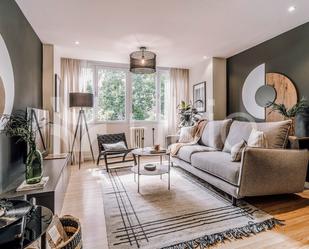 Sala d'estar de Apartament de lloguer en  Madrid Capital amb Aire condicionat