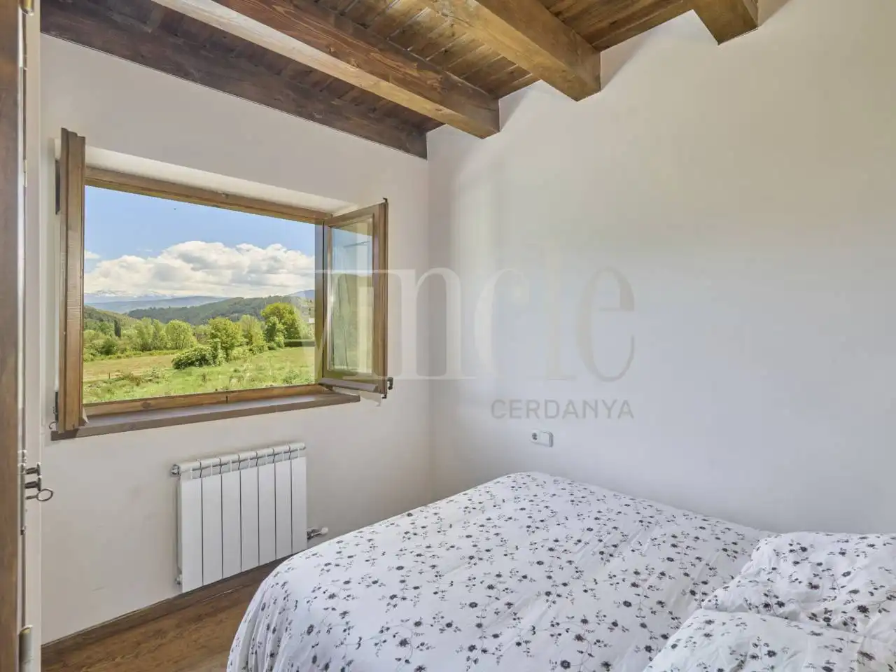 Dormitori de Casa adosada en venda en Bellver de Cerdanya amb Calefacció, Parquet i Terrassa