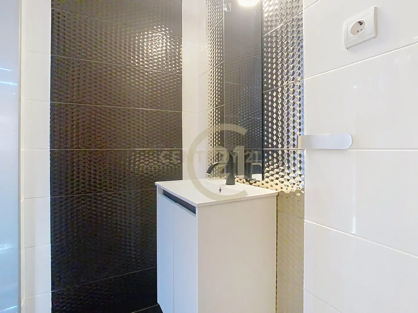 Baño de Apartamento en venta en Álora con Aire acondicionado, Alarma y Piscina comunitaria