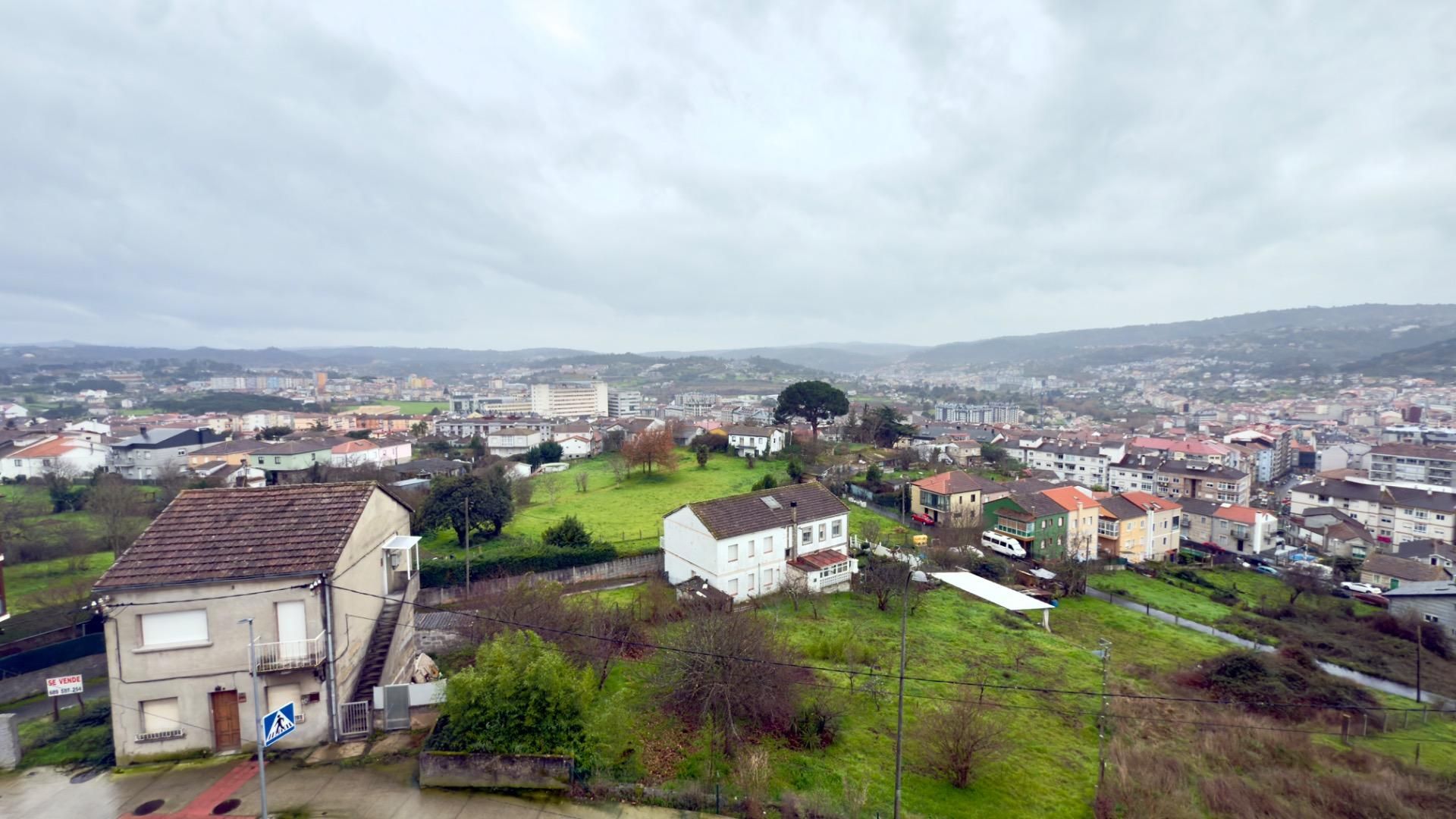 Pis en venda en Ourense Capital  amb Calefacció, Traster i Moblat