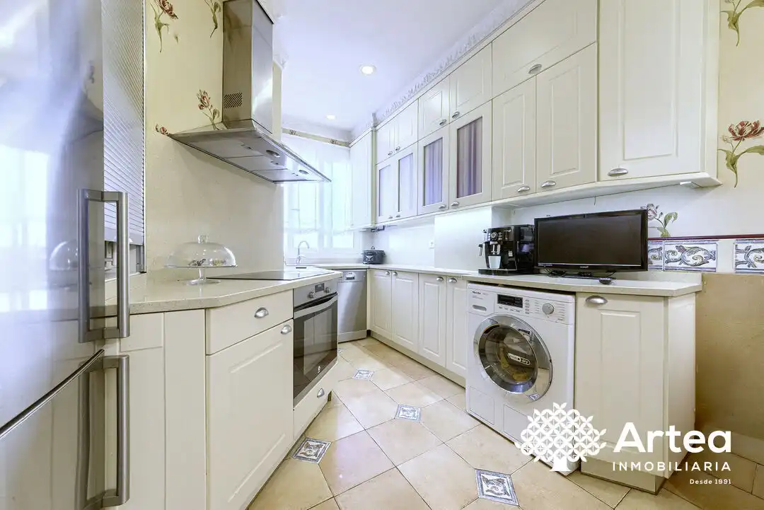 Cocina de Piso en venta en Getxo  con Calefacción, Trastero y Balcón