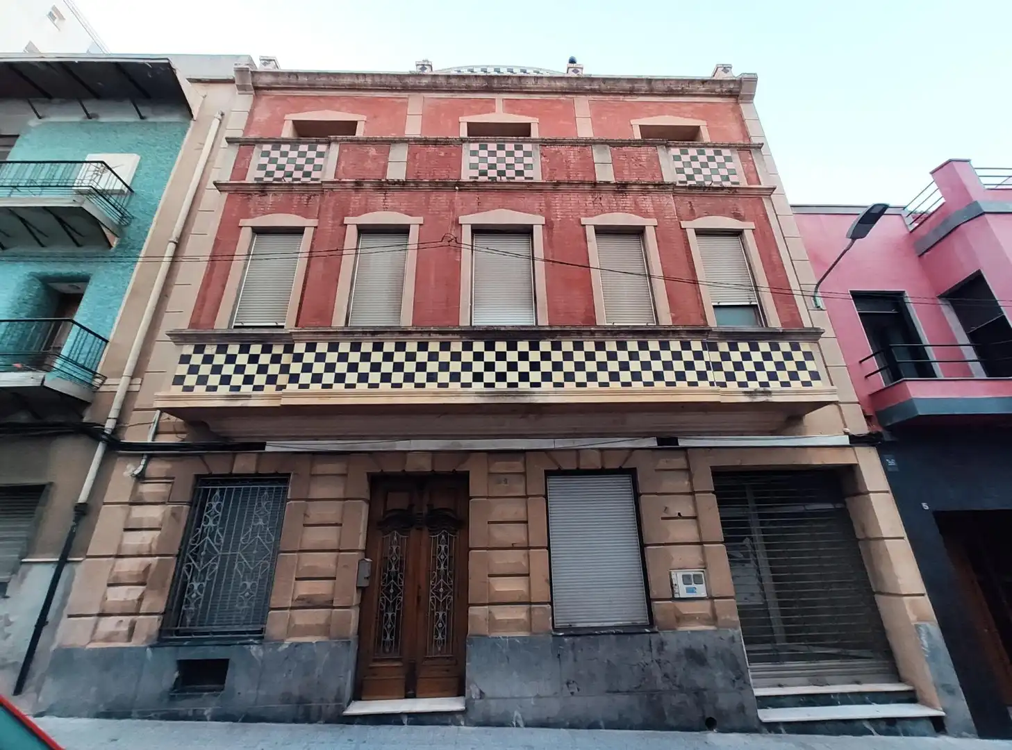Casa aparellada amb terrassa en venda a Centro, imagen 3