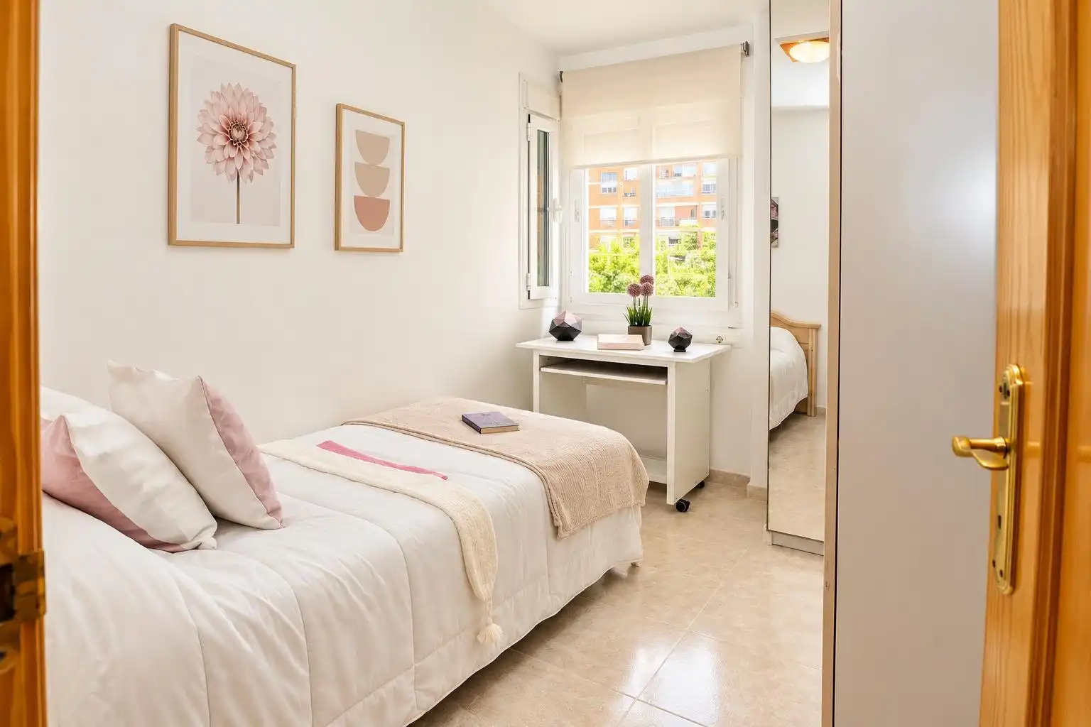 Appartamento con piscina in vendita a Avenida HISPANIDAD DE LA (CB), imagen 26