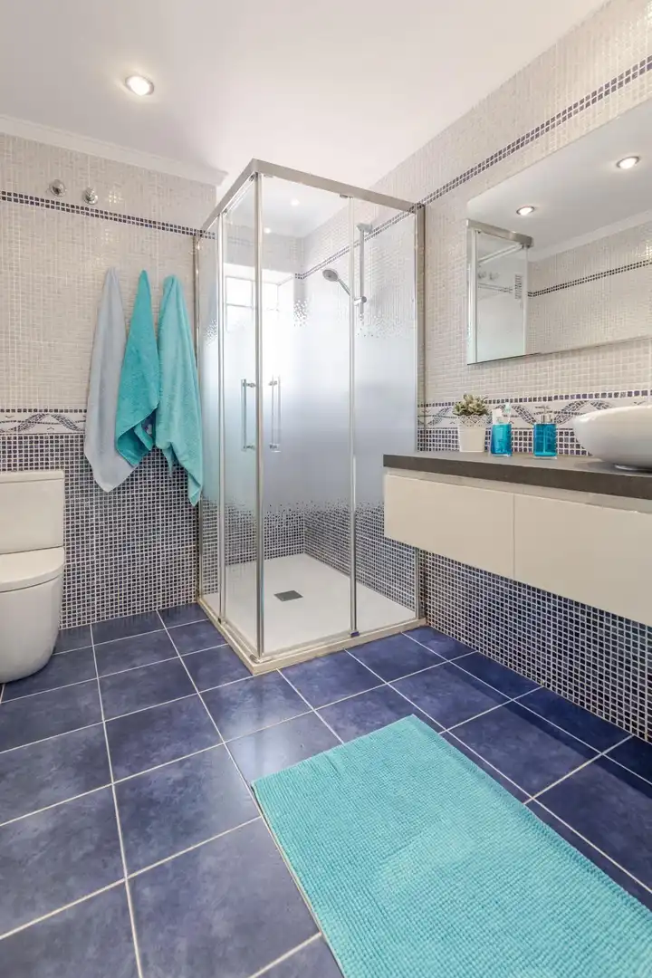 Baño de Casa adosada en venta en Sagunto / Sagunt con Aire acondicionado, Calefacción y Terraza