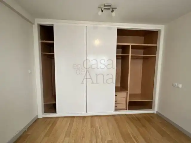 Habitación de Piso en venta en Bilbao  con Calefacción y Balcón