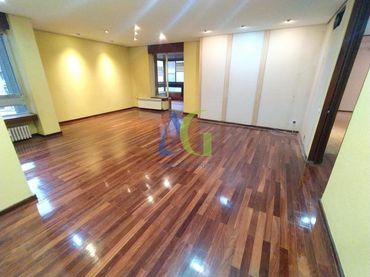 Flat with lift for sale in GRAN VIA DE SAN MARCOS